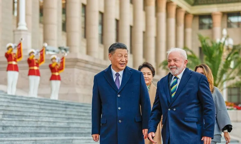 O presidente Lula e o presidente chinês, Xi Jinping, assinaram 15 acordos comerciais e de parceria
