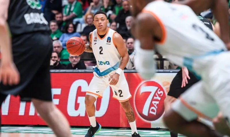 A equipe que gerencia a carreira de Yago informou, através de nota, que entrou em contato com o clube alemão para acionar a EuroCup para pedir as sanções cabíveis