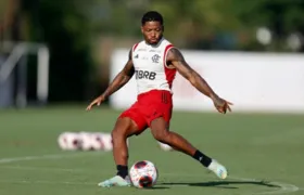 Flamengo afasta e multa Marinho após discussão com membro da comissão técnica