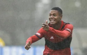 Atleta do Flamengo é acusado de fraudar aulas para tirar carteira de motorista