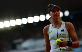 Bia Haddad perde para Iga Swiatek e se despede de Roland Garros