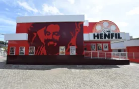 Cine Henfil em Maricá tem sessão especial em homenagem ao Dia do Professor