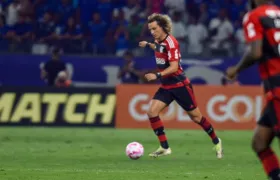 Exame descarta possibilidade de fratura em David Luiz