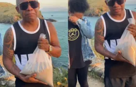 Família despeja cinzas de MC Marcinho em praia de Cabo Frio