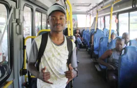 "Fielzera": rapper niteroiense canta suas rimas pelos ônibus da cidade