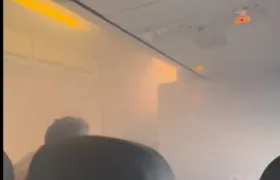 Fumaça  faz avião pousar em emergência no Santos Dumont, no Rio