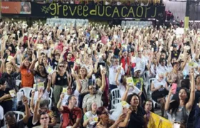 Greve de professores da rede estadual completa um mês