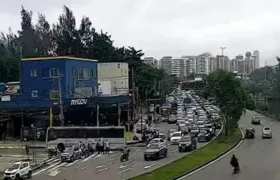 Homem morre atropelado por ônibus na Barra da Tijuca