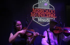 Inauguração do Mercado Municipal de Niterói atrai centenas de pessoas