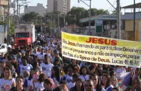 Marcha para Jesus reúne multidão no Centro de São Gonçalo