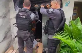 Megaoperação na Maré: Polícia Civil encontra laboratório de refino de drogas