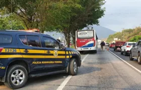 PRF intercepta van com adolescentes indígenas na Baixada Fluminense