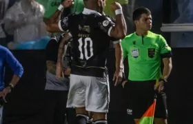 Payet marca e Vasco vence o Fortaleza em São Januário