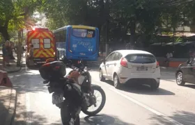 Pedestre é atropelado por ônibus na Alameda