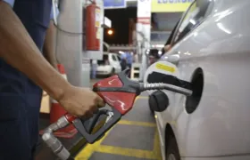 Petrobras reduz preço da gasolina e aumenta o do diesel