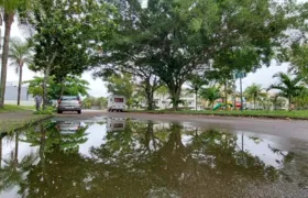‘Piscinão de Camboinhas’: vazamento de esgoto acontece há mais de um ano