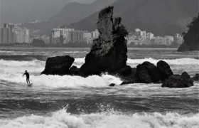 Previsão de boas ondas para a disputa do campeonato de surfe Itapuca Legends, na Baía de Guanabara