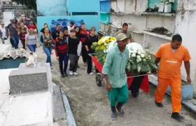 Referência no ramo fotográfico, 'Veloso' é sepultado em São Gonçalo