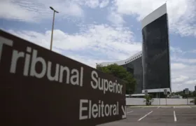 TSE mantém multa a Bolsonaro após reunião de campanha com embaixadores