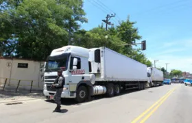 PM impede roubo de carga avaliada em mais de R$ 690 mil na Avenida Brasil