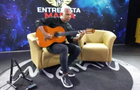 Voz do sucesso ‘’Preta Dourada’’ se apresenta no estúdio da Rádio Mania