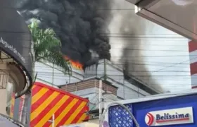 Incêndio atinge shopping em Nova Iguaçu, na Baixada Fluminense