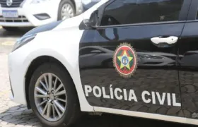 Polícia descarta mais de 2 mil toneladas de alimentos impróprios para consumo em mercado