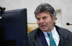 Ministro Luiz Fux envia para Justiça do DF pedido para investigar Bolsonaro