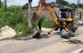 Policiais removem barricadas na comunidade de Brejal, no Jardim Bom Retiro