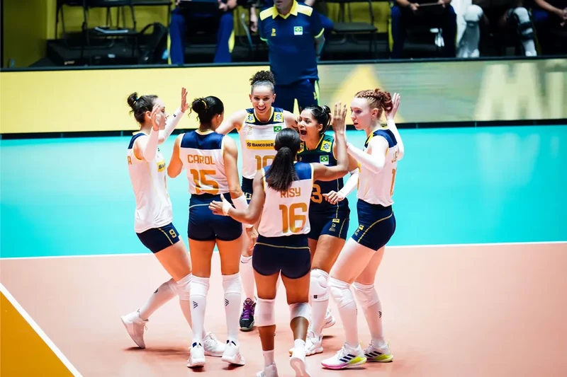 Pré-Olímpico de Vôlei: Brasil vence Bulgária no tie-break e perde liderança  do grupo