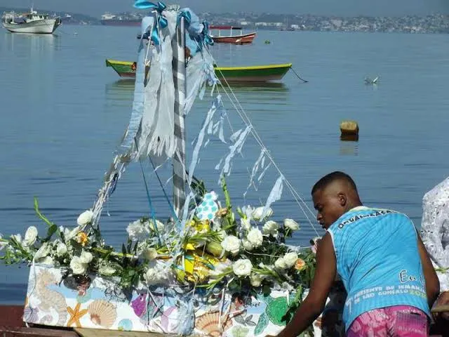 Apesar do dia de Iemanjá ser comemorado nesta sexta-feira, dia 2 de fevereiro, a festa em São Gonçalo é realizada no primeiro domingo do mês