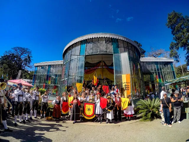 A abertura da festa acontece na sexta-feira (21/06), às 18h30, no Palácio de Cristal com o hasteamento das bandeiras do Brasil e da Alemanha