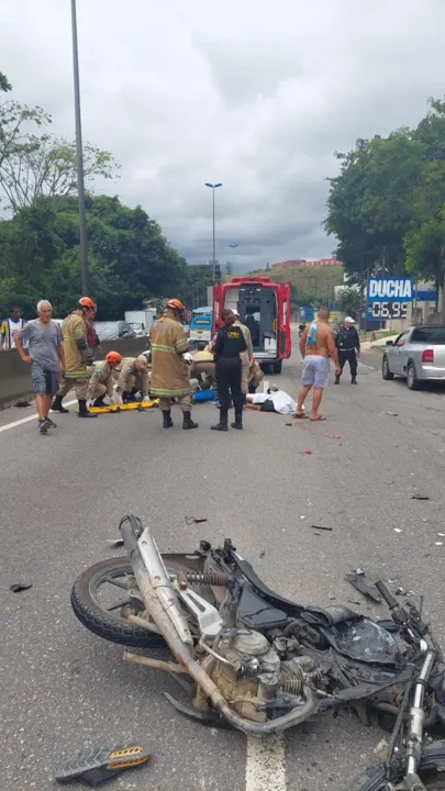 O Corpo de Bombeiros foi acionado por volta de 12h34