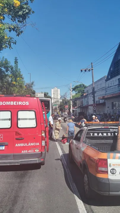 Segundo a NitTrans, a colisão deixou o trânsito na região com fluxo intenso