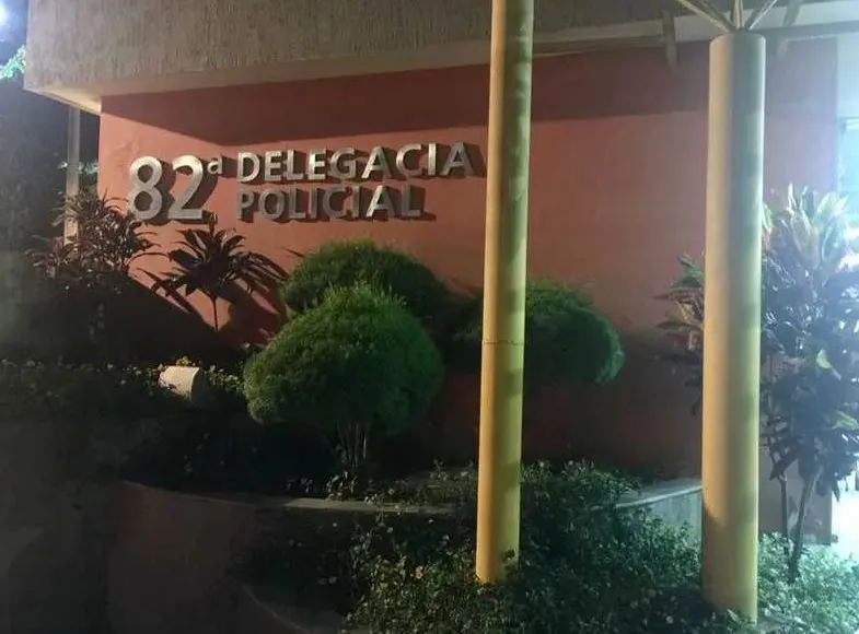Policiais da 82ª DP, de Maricá, prenderam um homem acusado de agredir e provocar a morte de ex
