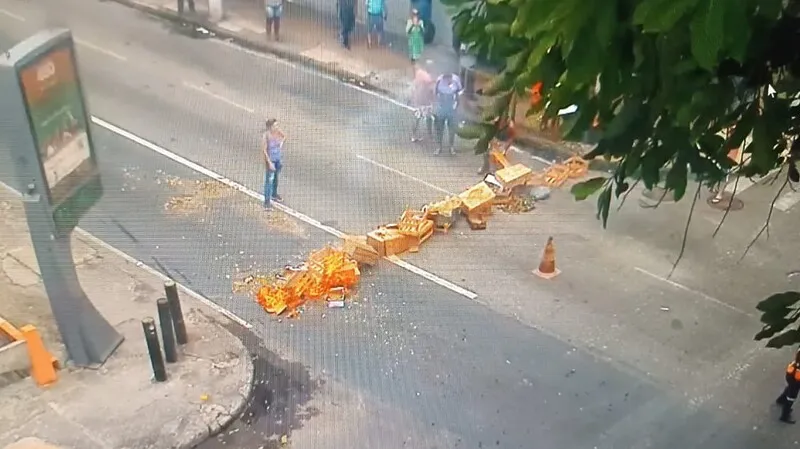 Protestos aconteceram no sentido Niterói