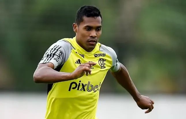 Alex Sandro desfalca ao Flamengo na partida contra o Juventude, pelo Brasileirão