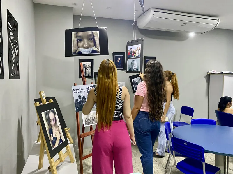 Exposição 'Elas por elas'