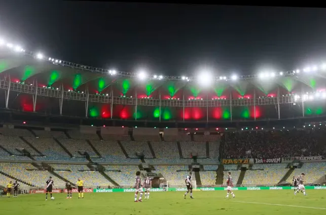 Torcida do Vasco no jogo com mando do Fluminense em 2023