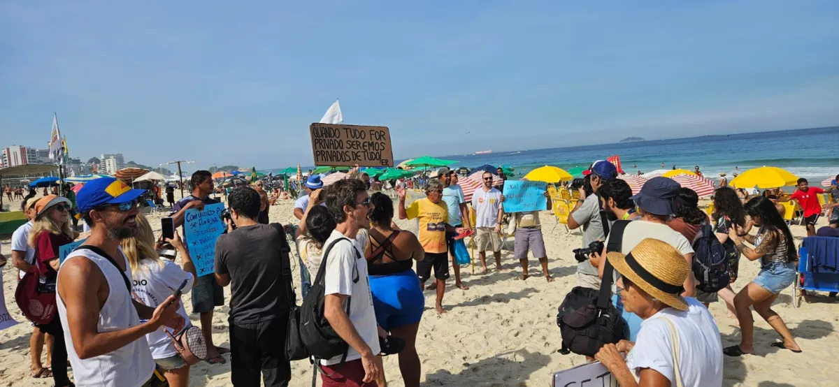 O ato reuniu assinaturas de pescadores, surfistas e manifestantes