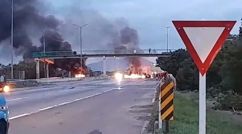 Trecho tem recebido protestos desde domingo (19)