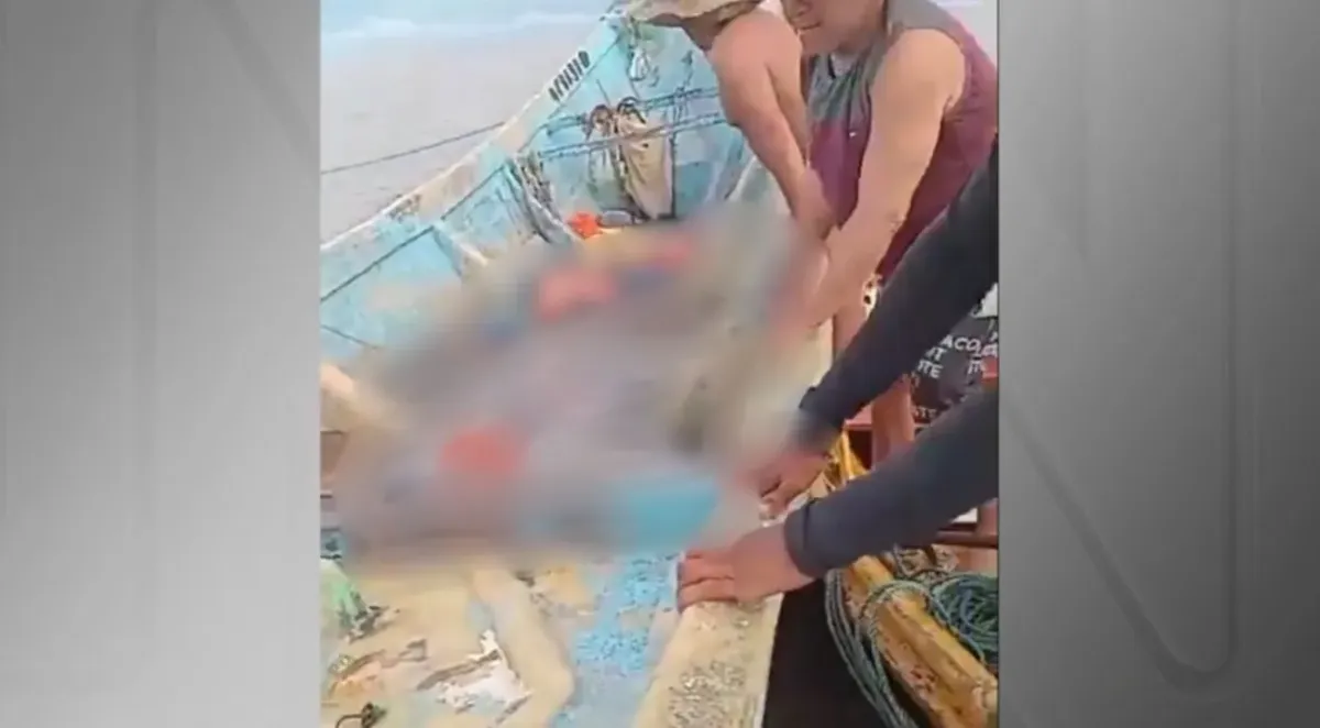 Barco à deriva foi encontrado por pescadores no Pará