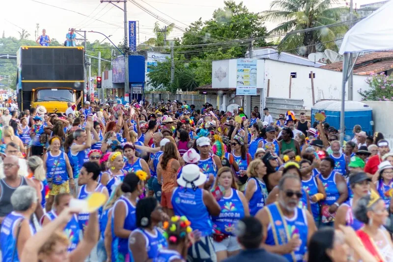 Bloco da Terceira Idade 'agitou' as ruas do Centro