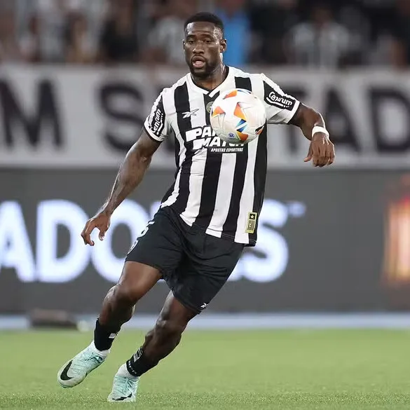 Bastos, zagueiro do Botafogo