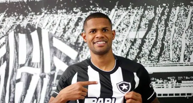 Júnior Santos está próximo de voltar aos gramados pelo Botafogo