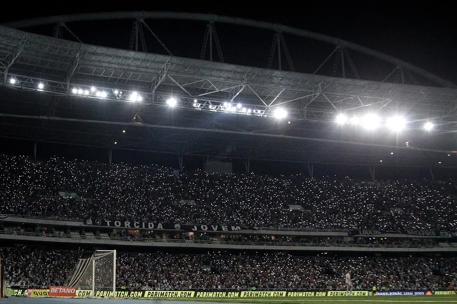 Torcida do Botafogo no Nilton Santos