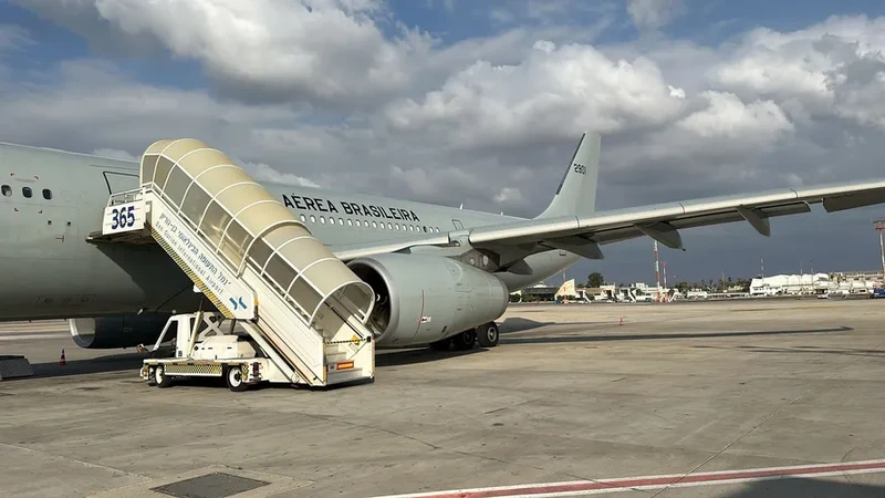 Primeiro voo da FAB com brasileiros vindos de Israel dia 11 de outubro