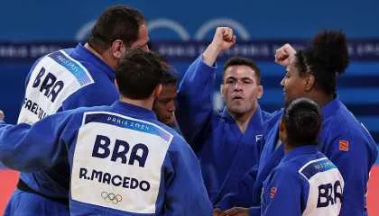 Equipe comemora conquista do bronze