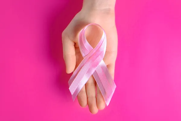 Todos os anos várias mulheres são acometidas pelo câncer de mama, uma doença fácil de ser tratada desde que haja um diagnóstico precoce