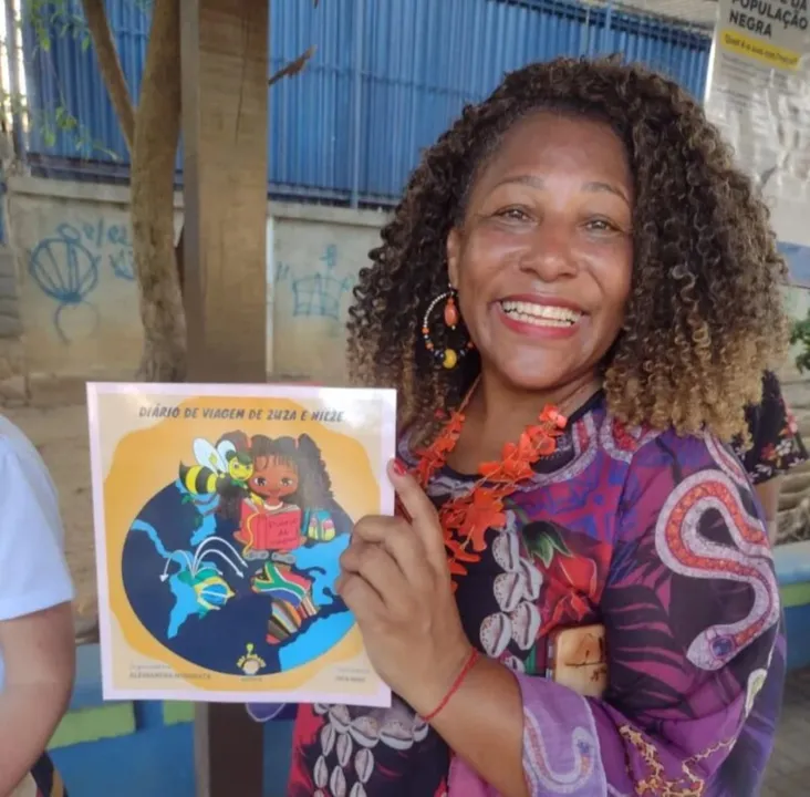 "Eu cruzei os sete mares, trouxe samba na sacola. Meu cabelo é de mola, faço versos na viola", canta Nilze em sua música, 'Cabelo de Mola'